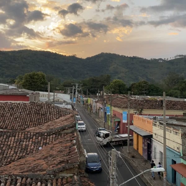 The Challenges Of NewsCapsule Adoption Aren't Stopping Salvadorans 3
